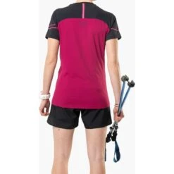 Dynafit Women's Alpine Pro Shirt -Skiutstyrsbutikk dynafit women s alpine pro shirt black out beet red 2