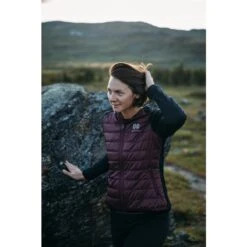 Women's Nirra Hybrid Jacket 2.0 -Skiutstyrsbutikk hellner nirra hybrid jacket 2 0 women grape wine 1