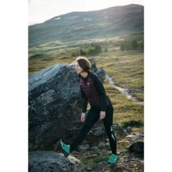 Women's Nirra Hybrid Jacket 2.0 -Skiutstyrsbutikk hellner nirra hybrid jacket 2 0 women grape wine 2