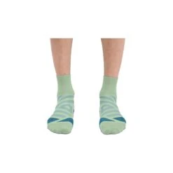 On Women's Performance Mid Sock -Skiutstyrsbutikk on women s performance mid sock meadow niagara 1