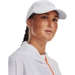 Under Armour Women's UA Blitzing Adjustable Hat -Skiutstyrsbutikk under armour women s ua blitzing adjustable hat white 2